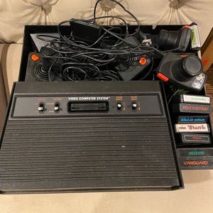 Atari Game consolé with games